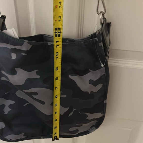 Ah dorned gray camouflage crossbody purse with interchangeable strap NWT - Picture 7 of 7